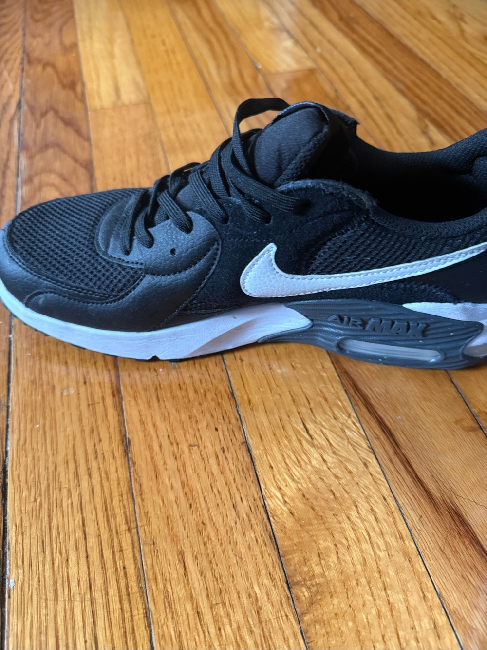Nike Black and White Air Max excee casual Sneakers - Picture 6 of 9